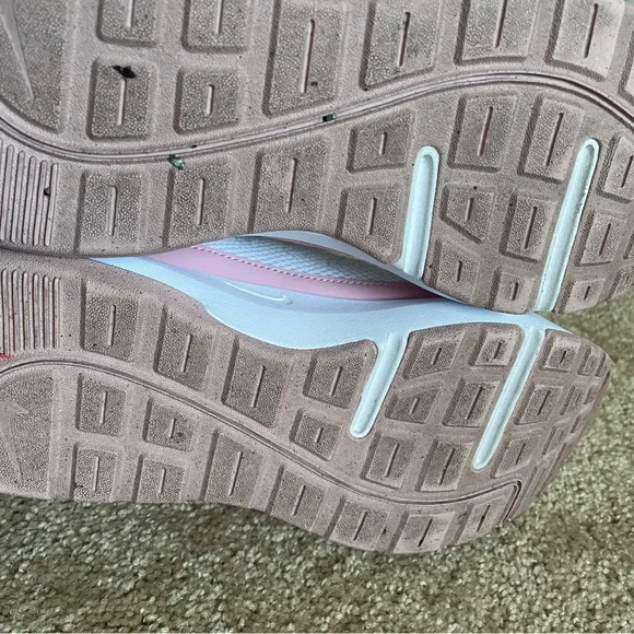 Nike Air Max AP Women's Running Shoes - Picture 8 of 9